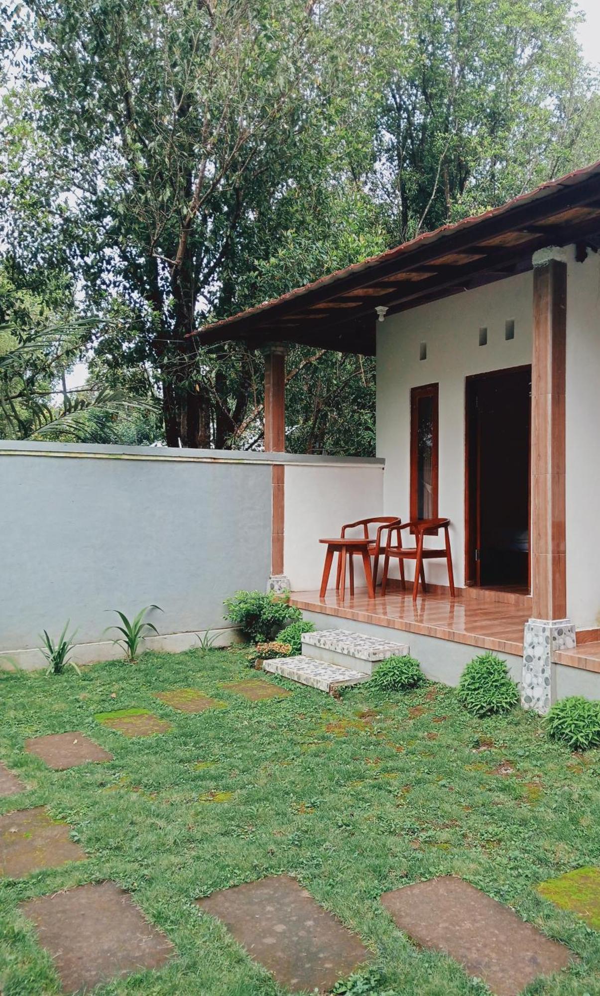 Jepun Homestay Lemukih Singaraja Екстериор снимка