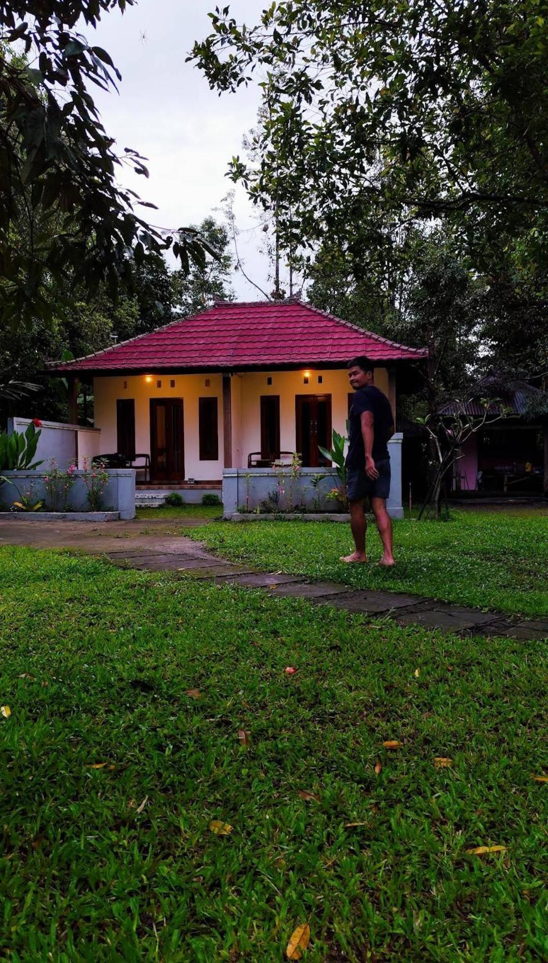 Jepun Homestay Lemukih Singaraja Екстериор снимка